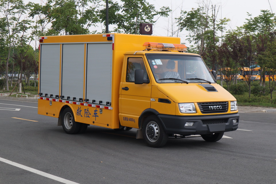 依維柯電力搶修專用救險(xiǎn)車(chē)